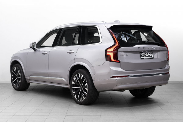 2025 Volvo XC90 L Series Ultra B5 Bright SUV Image 6
