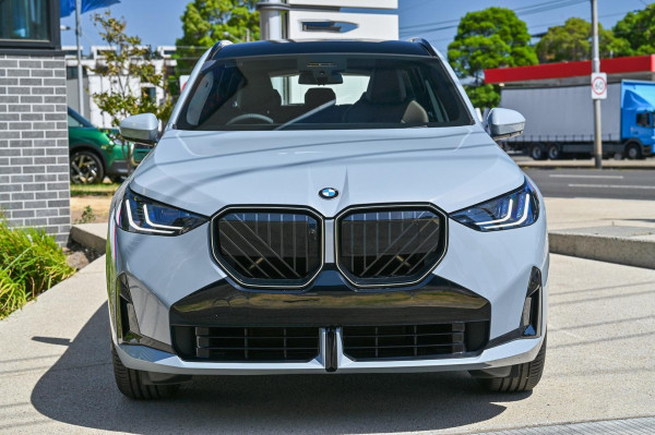 2025 BMW X3 G45 20 xDrive SUV image 2