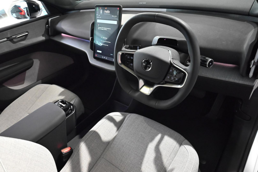 2025 Volvo EX30  Twin Motor Performance Ultra SUV Image 5