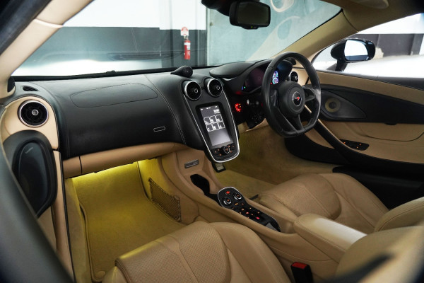 2016 McLaren 570gt Coupe Image 27