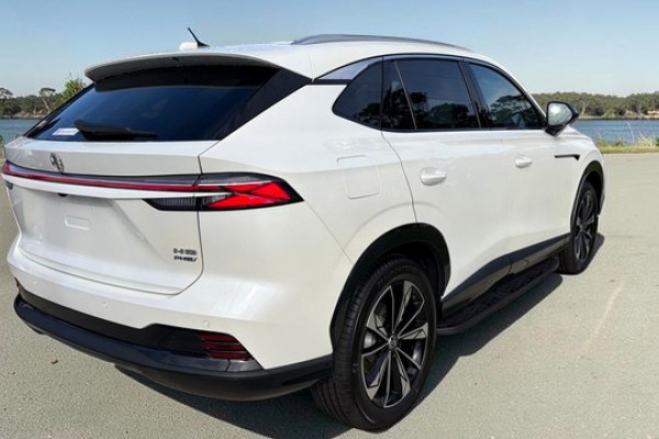 2025 MG HS AS33P Super Hybrid Essence SUV Image 3