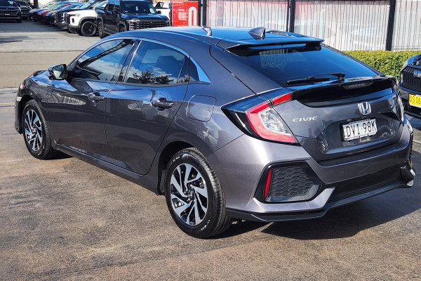 2017 Honda Civic 10th Gen VTi-S Hatch Image 5
