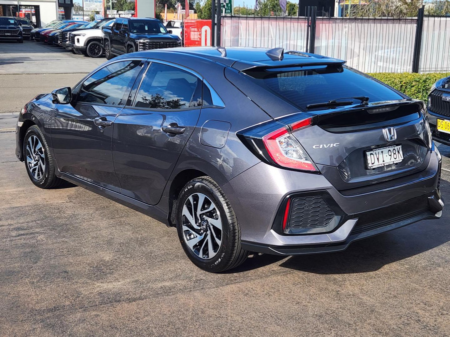 2017 Honda Civic 10th Gen VTi-S Hatch Image 5
