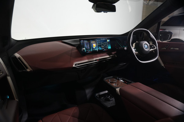 2022 BMW iX xDrive40 SUV Image 13