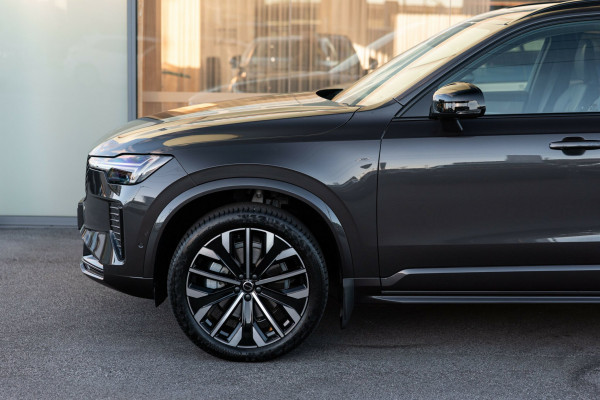 2025 MY26 Volvo XC90 L Series Ultra B5 Dark SUV Image 10