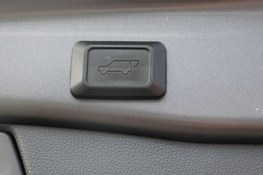 2020 Toyota RAV4 AXAH52R CRUISER 2WD HYBRID SUV Image 9