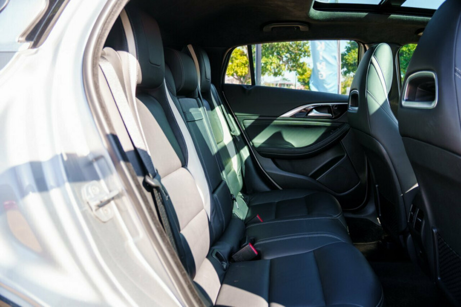 2017 Infiniti Q30 H15 Sport Premium D-CT Wagon Image 9