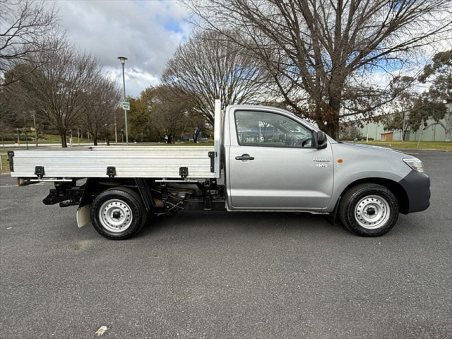 2015 MY14 Toyota HiLux WorkMate Single Cab Chassis Image 2