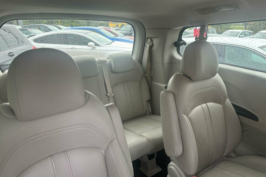 2019 LDV G10 SV7A Wagon Image 14
