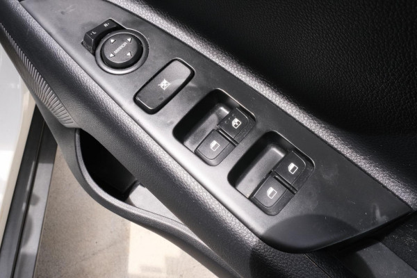 2022 Kia Stonic YB S SUV Image 12