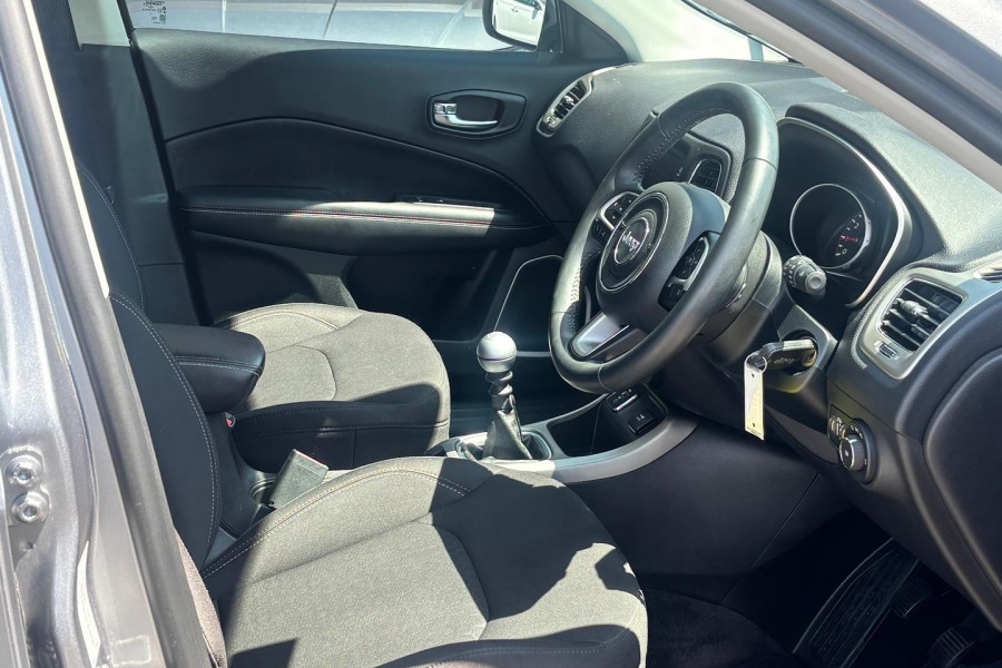 2018 Jeep Compass M6 Sport SUV Image 12
