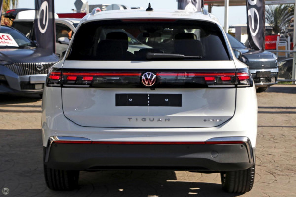 2026 Volkswagen Tiguan CT 150TSI eHybrid Elegance SUV Image 3