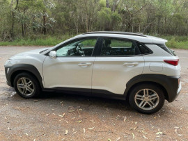 2020 Hyundai KONA OS.3 Active SUV image 6