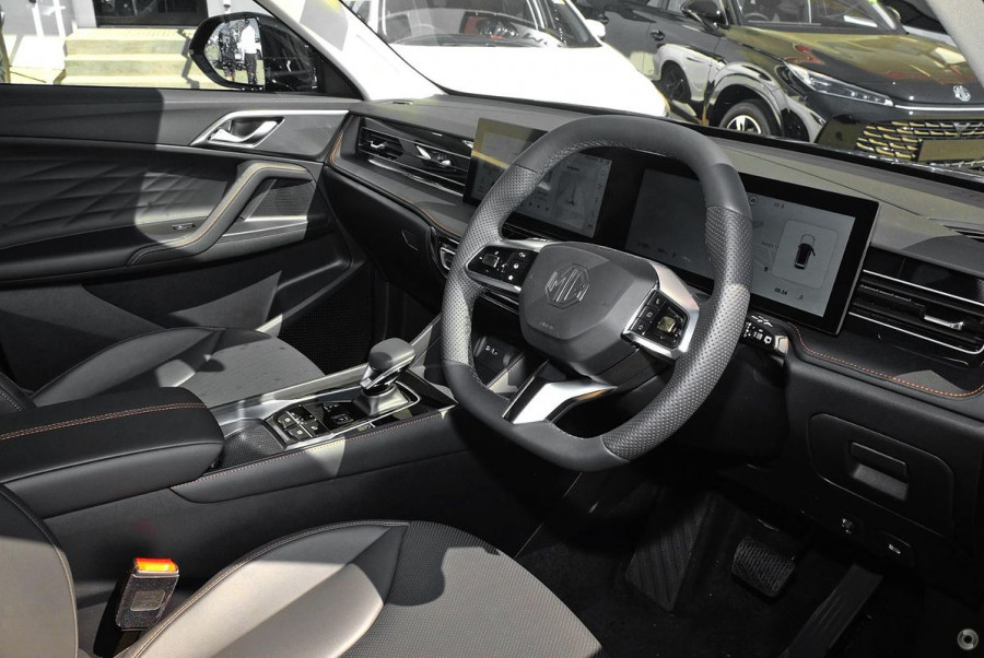 2025 MG HS AS33 Essence SUV Image 7