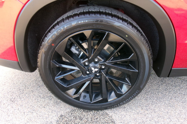2023 MY24 Mitsubishi Outlander ZM Black Edition SUV Image 14
