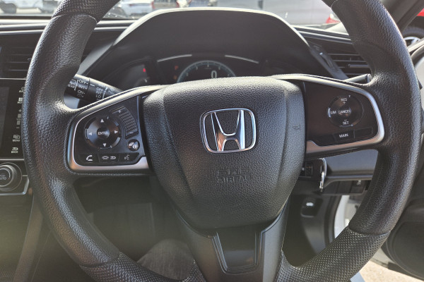 2018 Honda Civic 10th Gen VTi Hatch Image 10