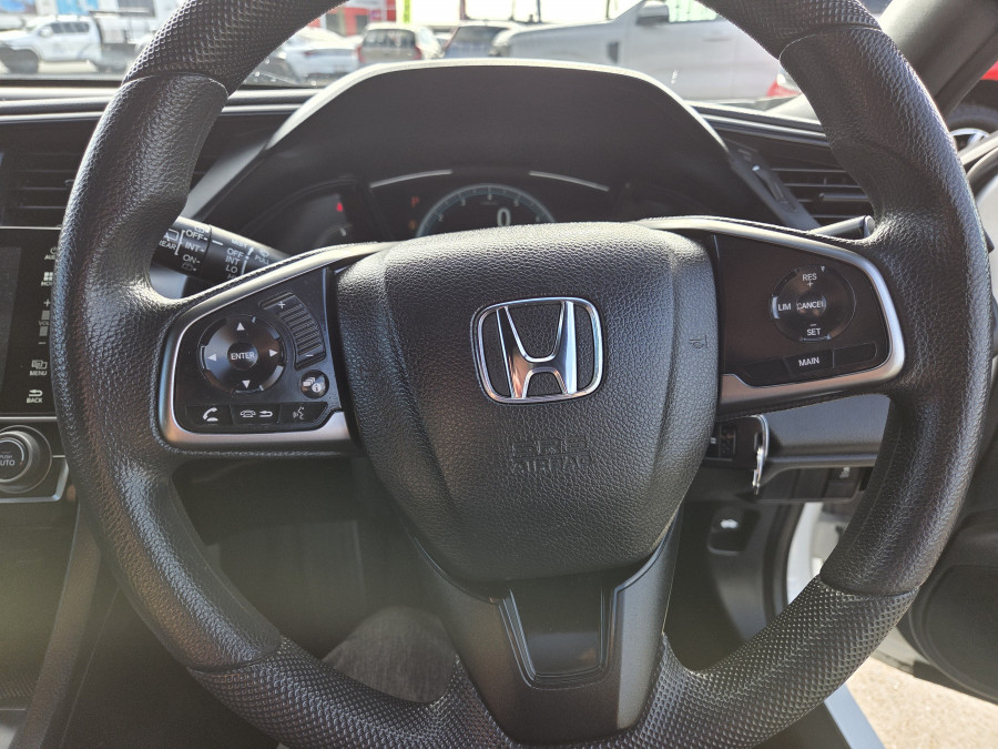 2018 Honda Civic 10th Gen VTi Hatch Image 10
