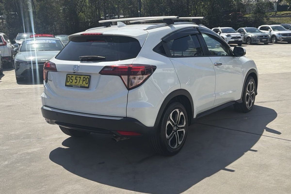 2017 Honda HR-V  VTi-L SUV Image 5