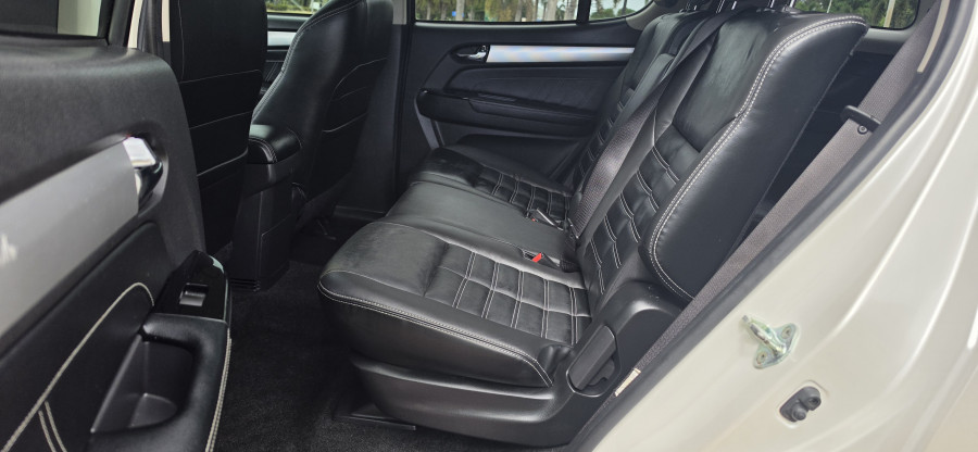 2018 Isuzu MU-X LS-T SUV Image 10