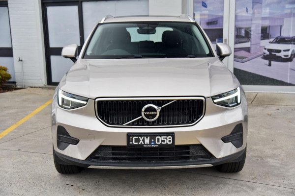 2023 MY24 Volvo XC40  Plus B4 SUV Image 2