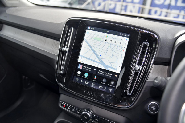 2025 Volvo XC40 XZ Plus B4 SUV Image 7
