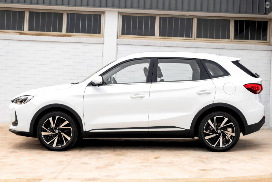 2024 MY24.5 MG ZS ZS32 Essence Hybrid+ SUV Image 12