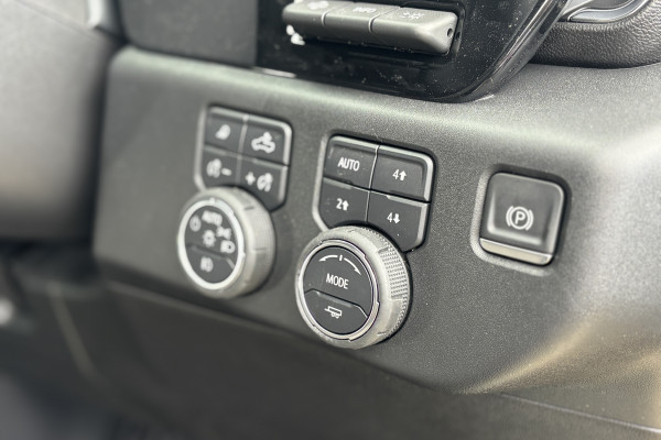 2025 Chevrolet Silverado T1 1500 ZR2 W/Tech Pack Ute Image 23