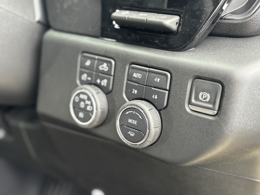 2025 Chevrolet Silverado T1 1500 ZR2 W/Tech Pack Ute Image 23