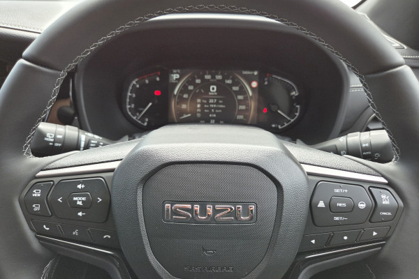2025 MY25.5 Isuzu MU-X RJ LS-T SUV Image 13