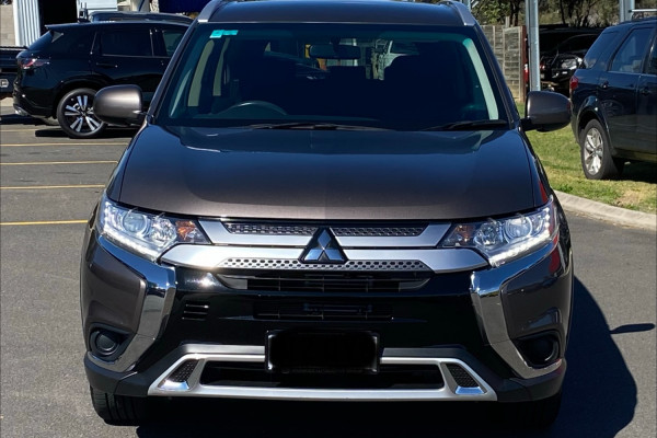 2019 Mitsubishi Outlander ZL ES SUV Image 2