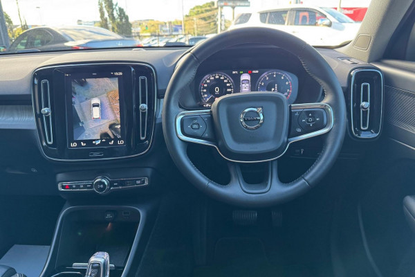2020 Volvo XC40 XZ T4 Inscription SUV Image 11
