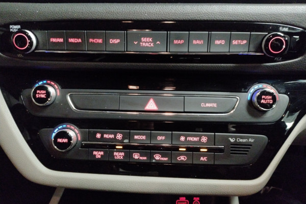 2015 MY16 Kia Carnival YP Platinum People Mover
