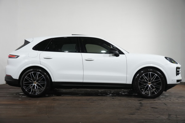 2023 Porsche Cayenne SUV Image 4