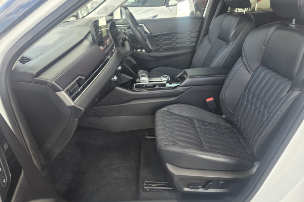 2025 Mitsubishi Outlander ZM Exceed SUV Image 9