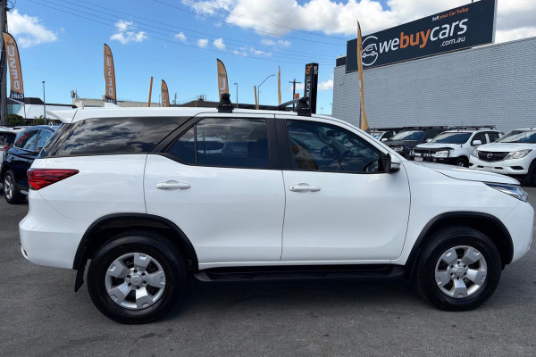 2017 Toyota Fortuner GUN156R GX SUV Image 5