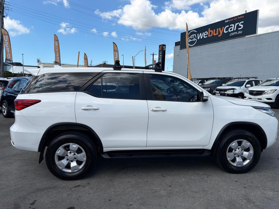2017 Toyota Fortuner GUN156R GX SUV Image 5
