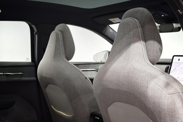 2024 Volvo EX30  Single Motor Extended Range Ultra SUV Image 19