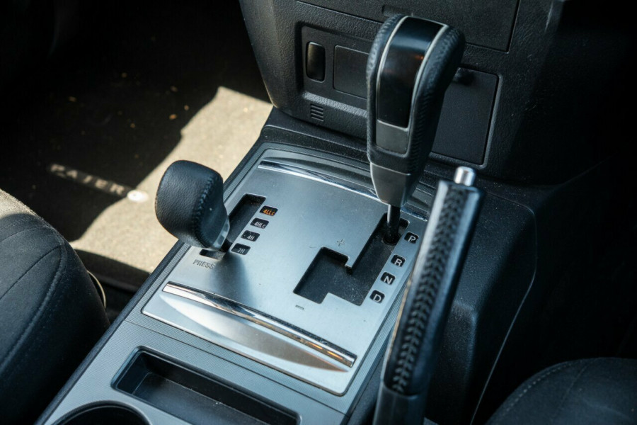 2012 Mitsubishi Pajero NW Exceed SUV Image 14
