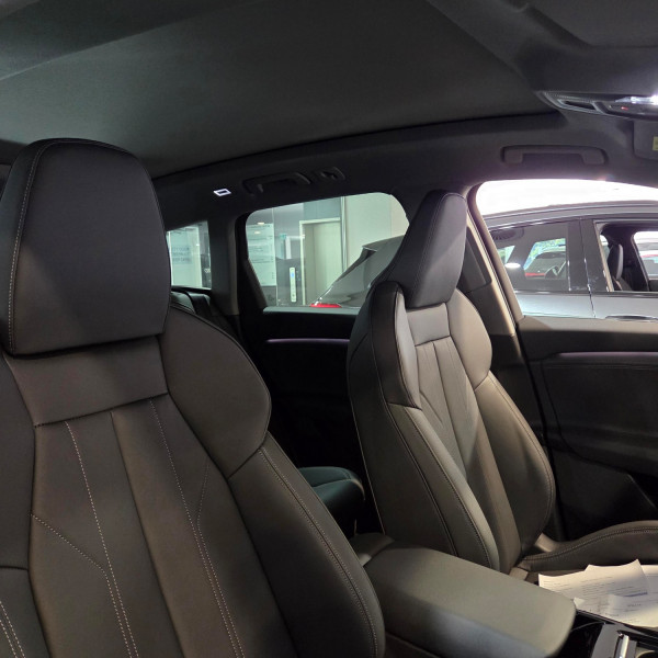 2026 Audi Q6 e-tron SUV image 15