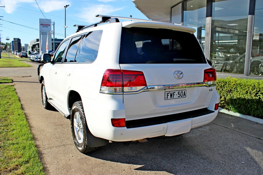2020 Toyota LandCruiser VDJ200R GXL SUV Image 6