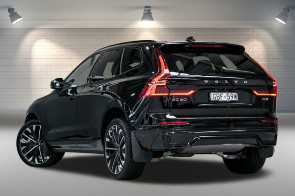 2026 Volvo XC60 UZ Ultra T8 Plug-in Hybrid Dark SUV Image 3