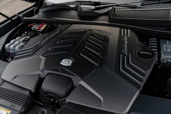 2022 Lamborghini Urus SUV Image 18