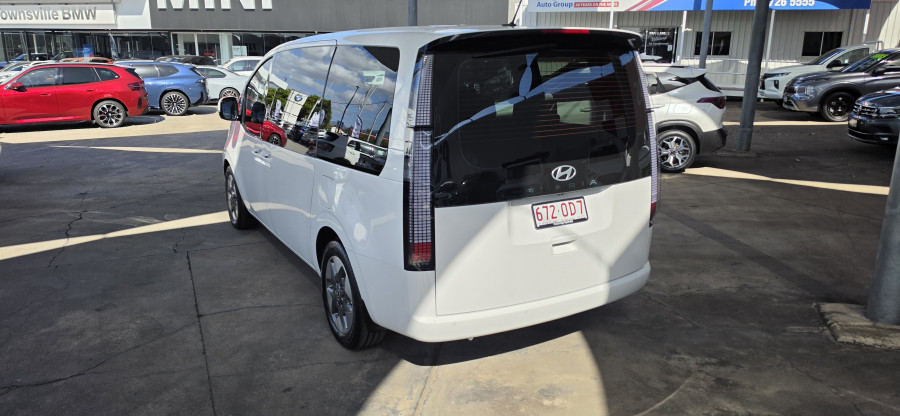 2025 MY26 Hyundai Staria US4.V3 SUV Image 5