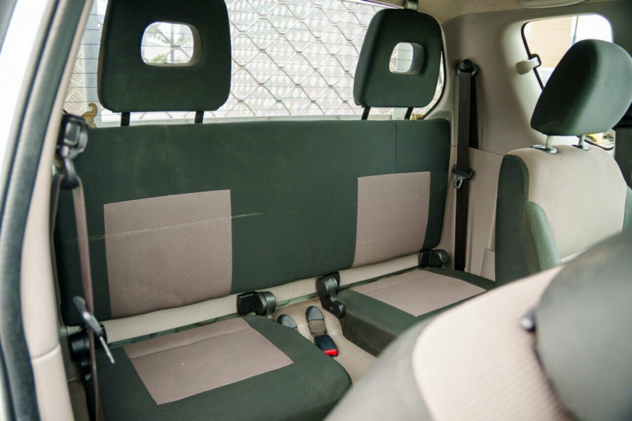 2014 MY15 Mitsubishi Triton MN GLX Cab Chassis Image 9