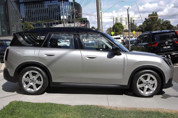 2024 MINI Countryman U25 E Classic SUV image 5