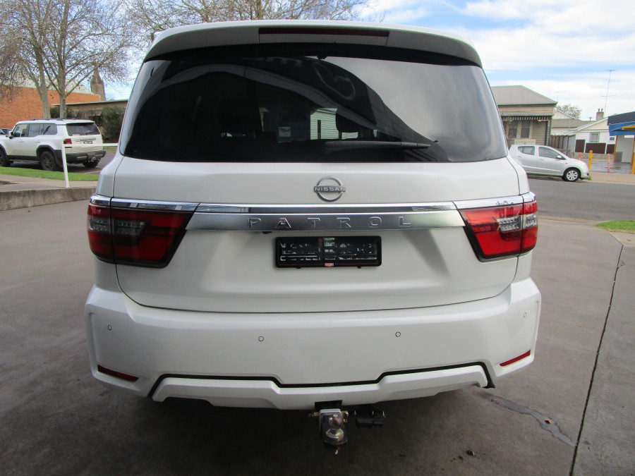2022 Nissan Patrol PT4PATI22 Ti SUV Image 6
