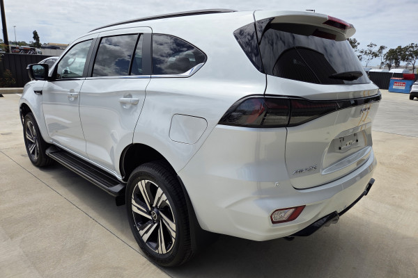 2025 MY25.5 Isuzu MU-X RJ LS-T SUV Image 5