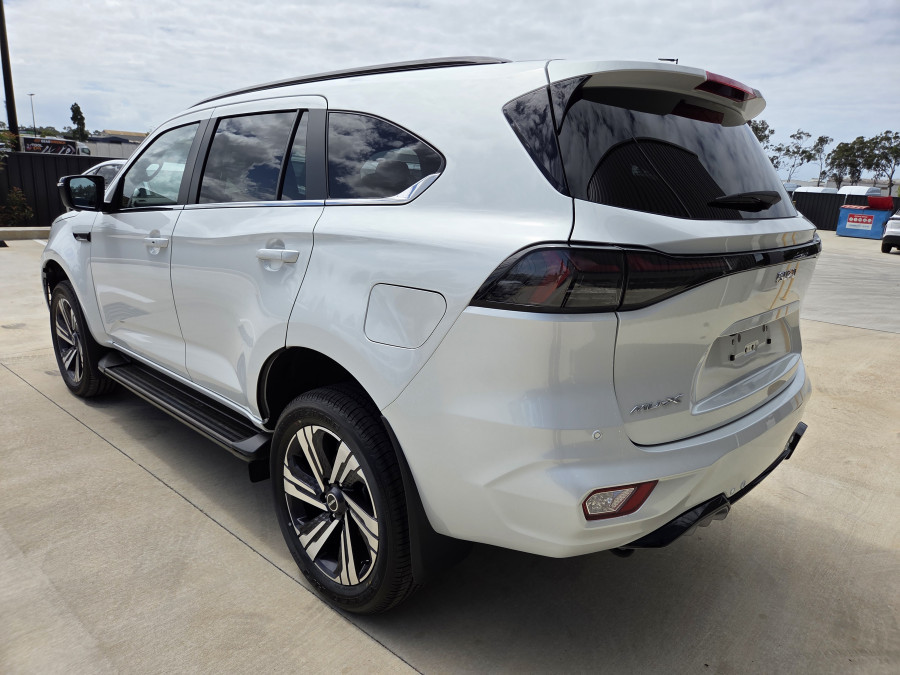 2025 MY25.5 Isuzu MU-X RJ LS-T SUV Image 5