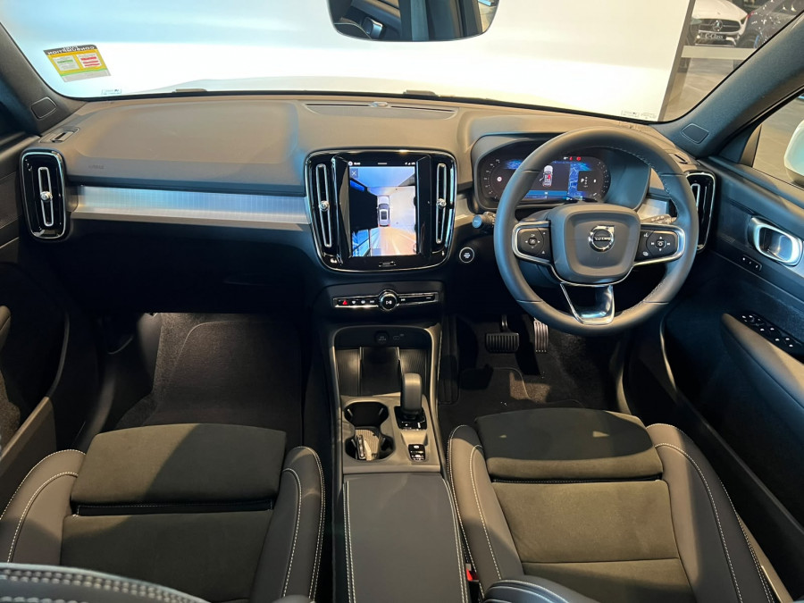 2026 Volvo XC40 XZ Plus B4 SUV Image 2