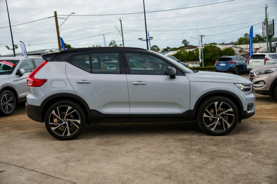 2021 Volvo XC40 XZ T5 R-Design SUV Image 4